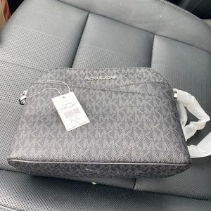 Michael Kors jet set travel crossbody